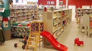 Lekhörna i ett bibliotek