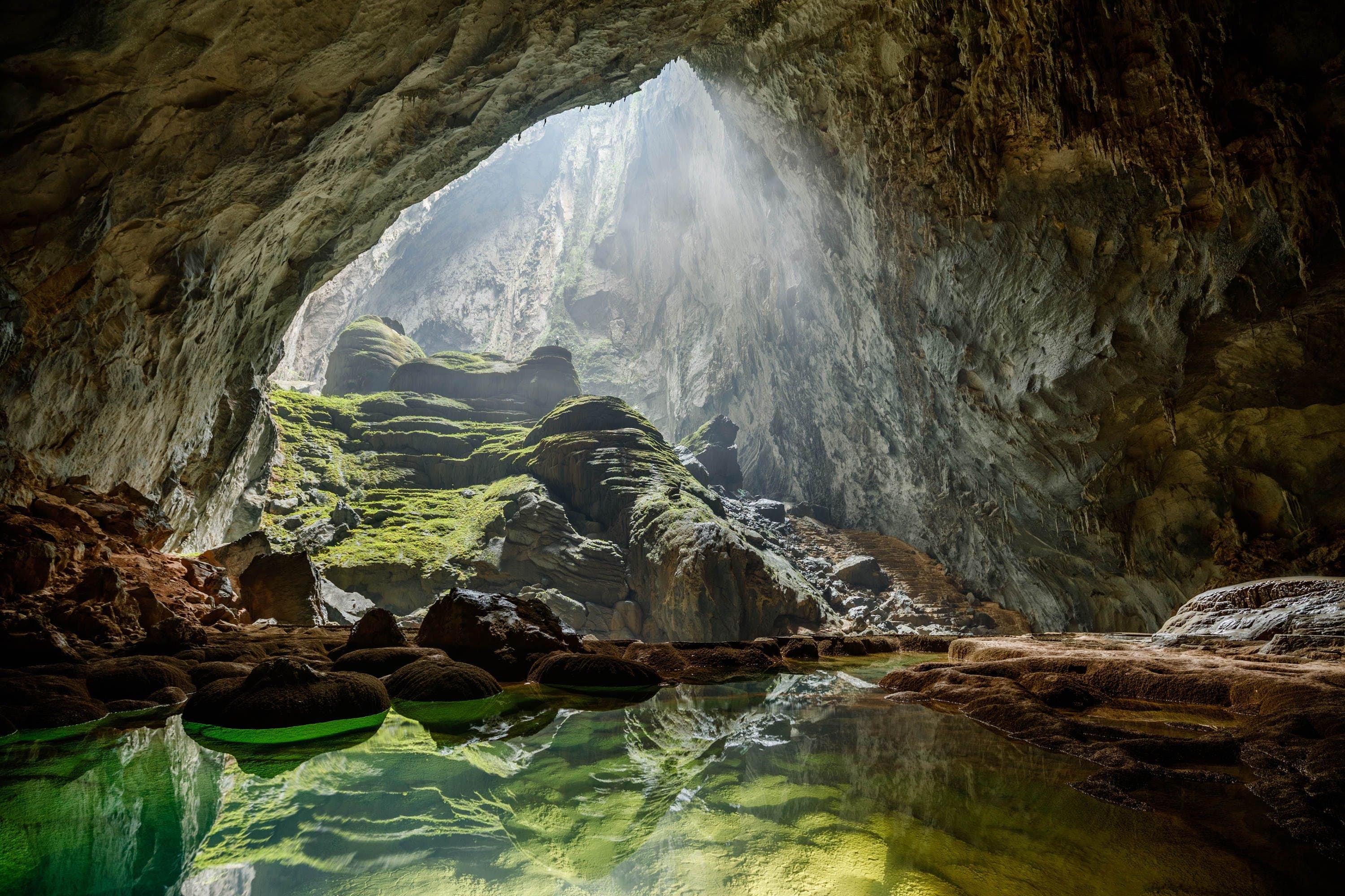 En bild av Doline 1 i Son Doong grottan 